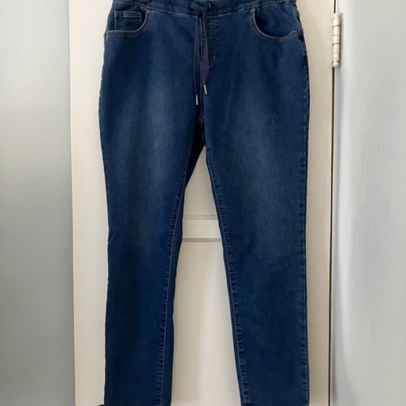 Charlie B Jeans-Stretch Denim Jogger Pants - Picture 4 of 8